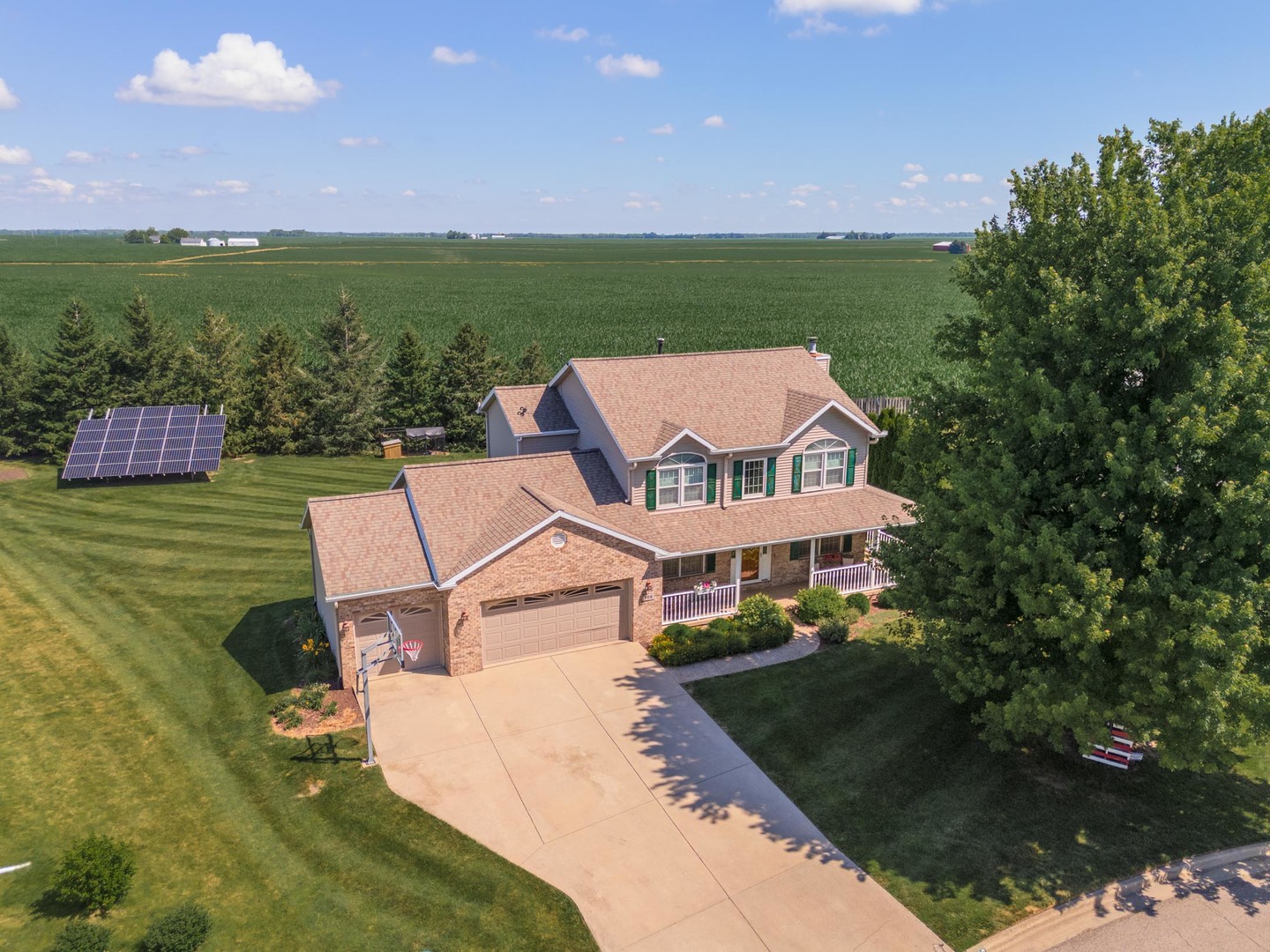 708 Havens Drive, Hudson, IL 61748