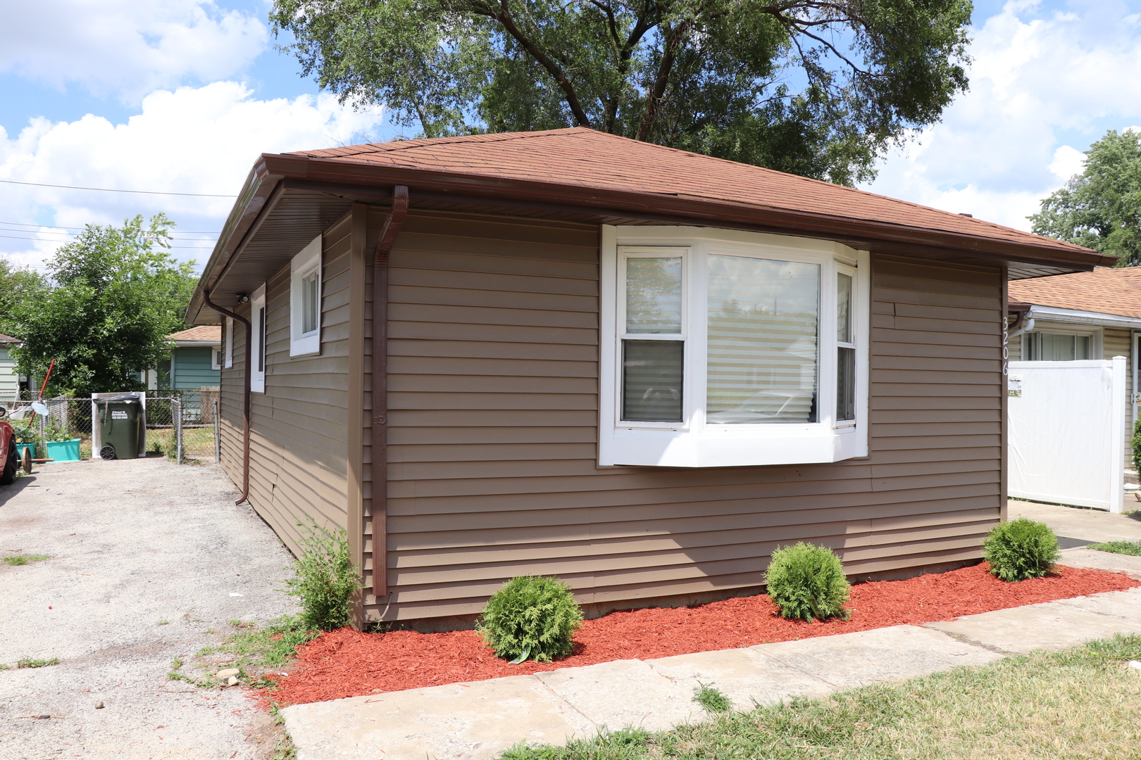 3206 W Lydia Avenue, Robbins, IL 60472