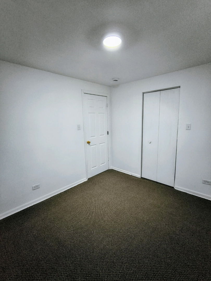 3206 W Lydia Avenue, Robbins, IL 60472
