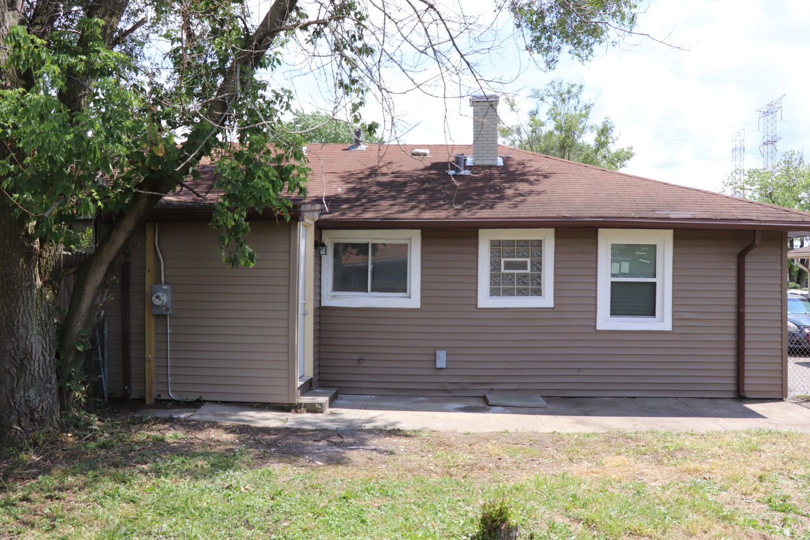 3206 W Lydia Avenue, Robbins, IL 60472