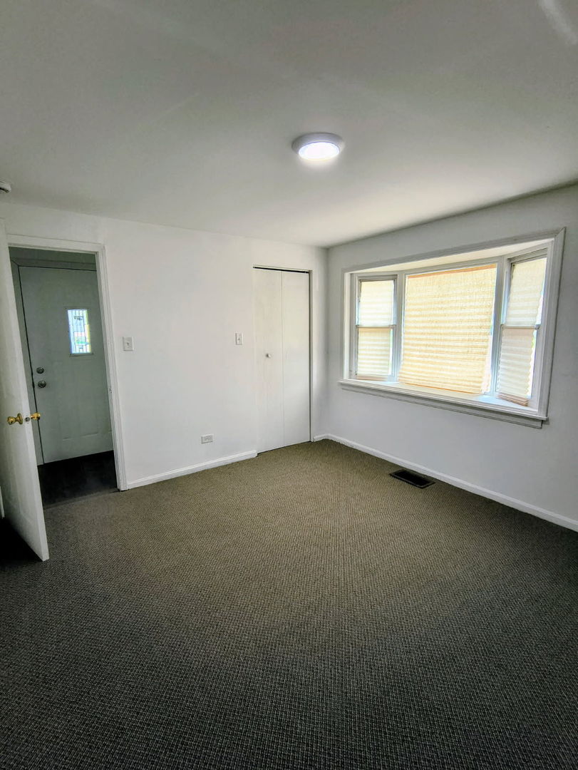3206 W Lydia Avenue, Robbins, IL 60472