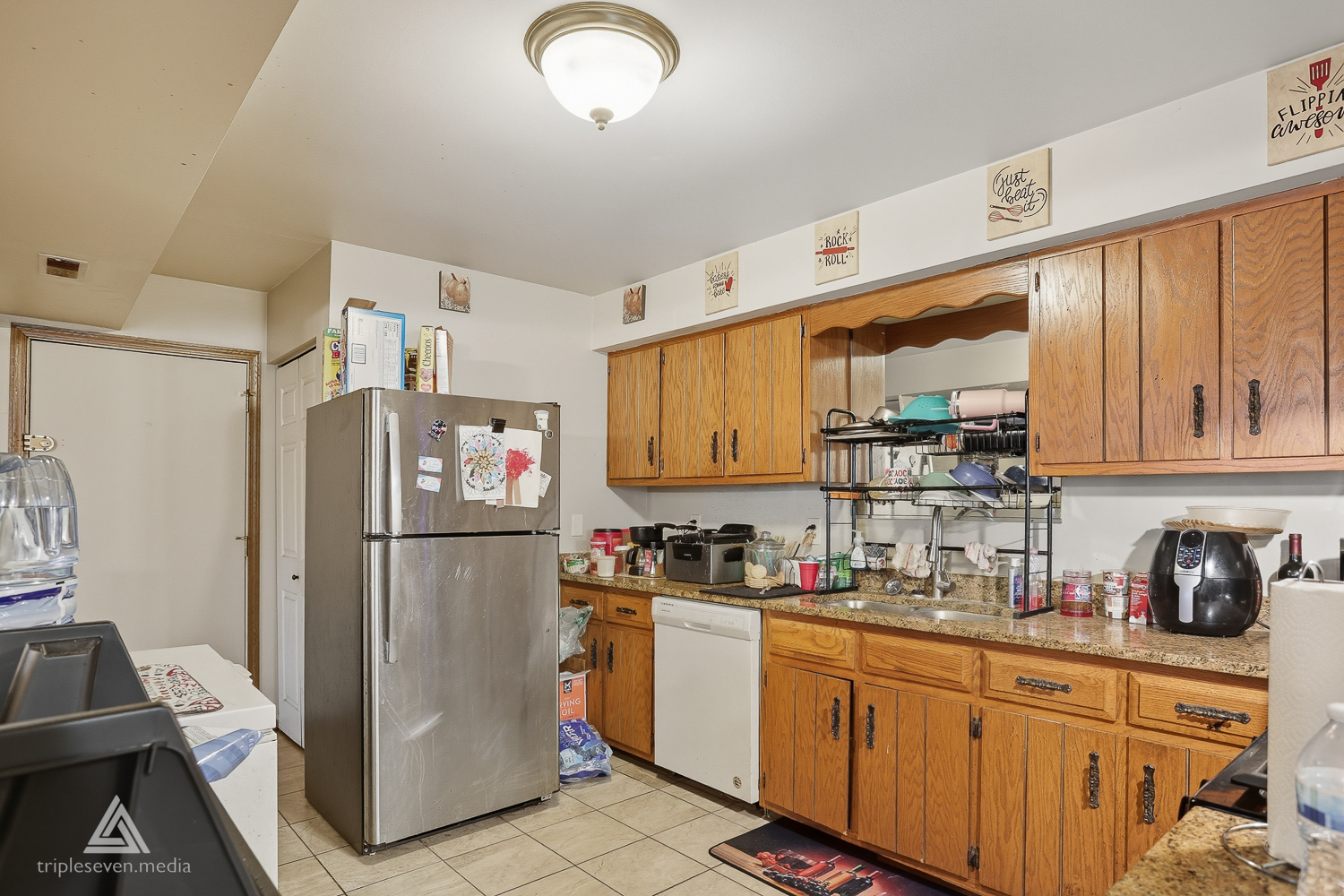 2390 Bicentennial Avenue, Crest Hill, IL 60435