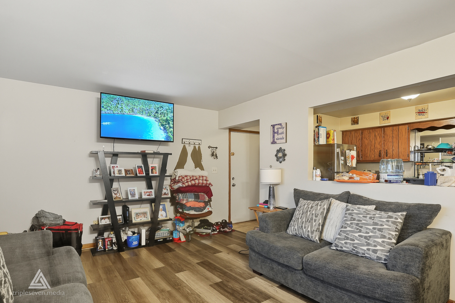 2390 Bicentennial Avenue, Crest Hill, IL 60435