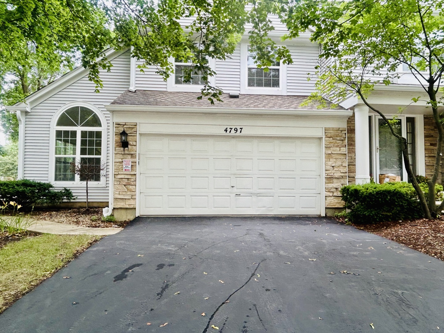 4797 Amber Circle, Hoffman Estates, IL 60192