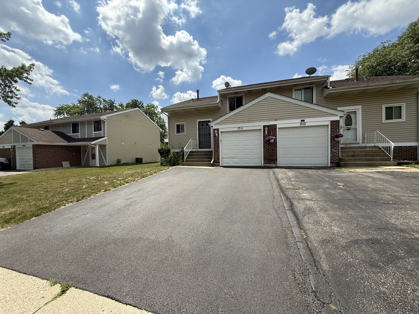1711 Bell Drive, Hanover Park, IL 60133