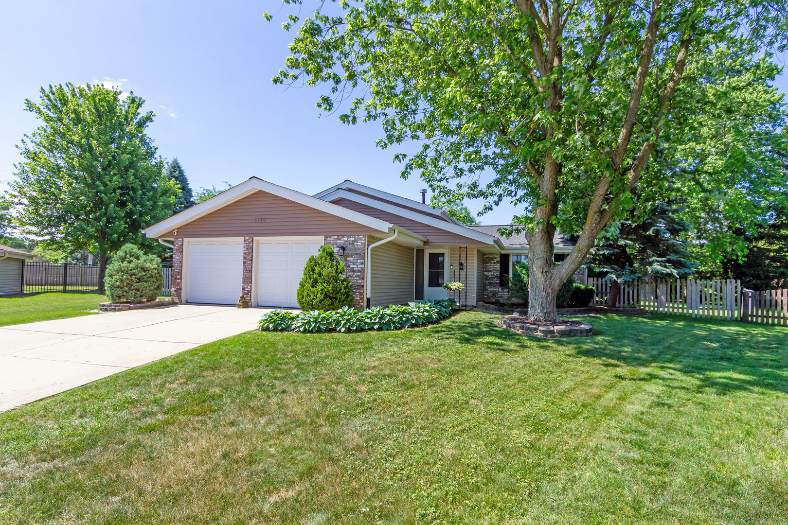 1150 Attleboro Court, Schaumburg, IL 60193