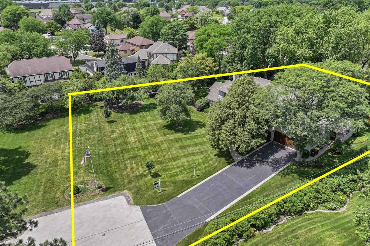 502 Nawata Place, Prospect Heights, IL 60070