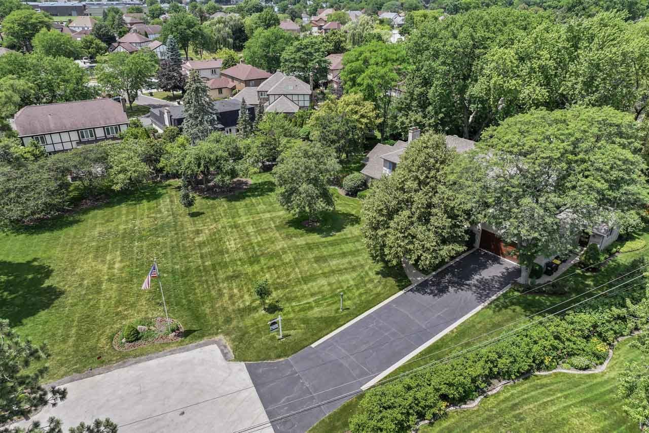 502 Nawata Place, Prospect Heights, IL 60070