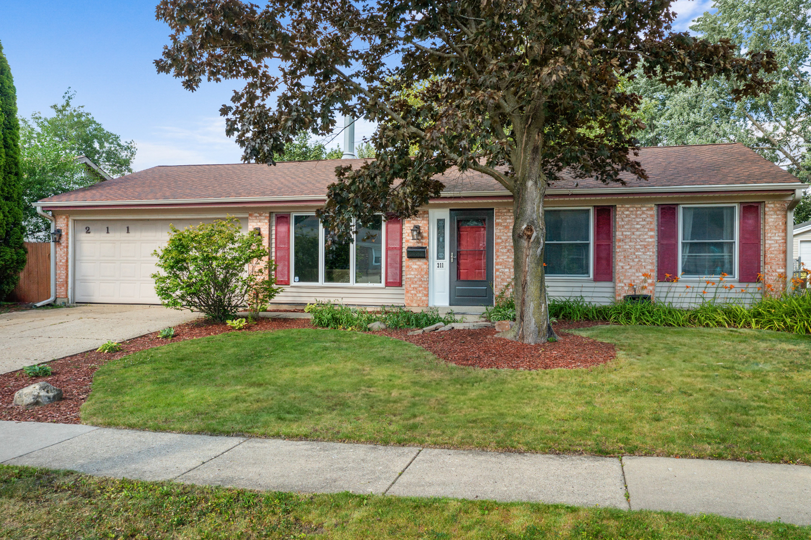 211 David Drive, Streamwood, IL 60107