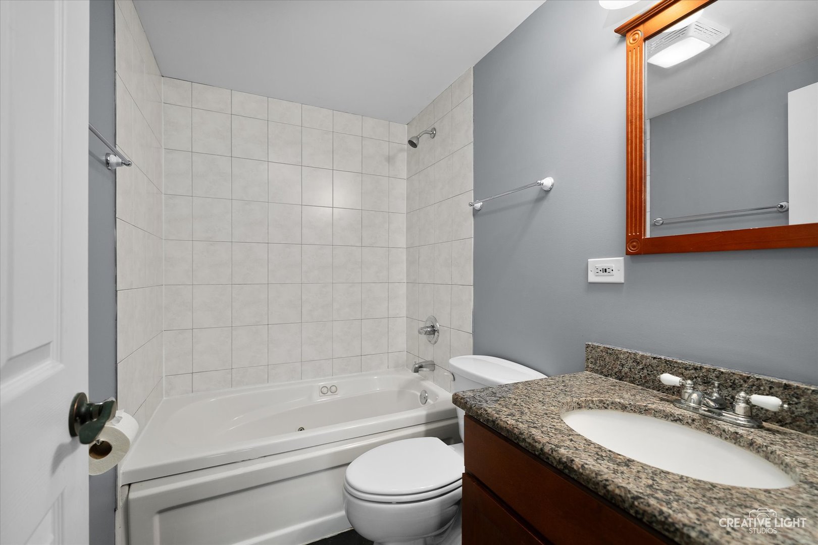 2300 OLD TAVERN Road #101, Lisle, IL 60532