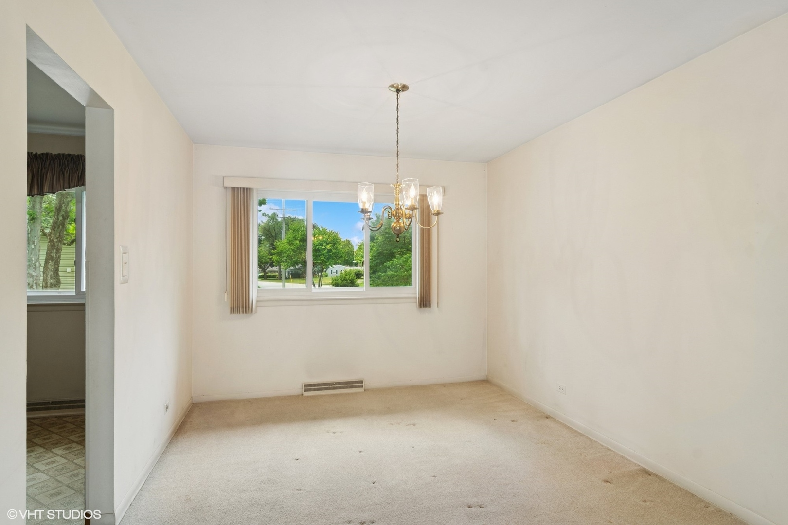 809 E Baldwin Road, Palatine, IL 60074