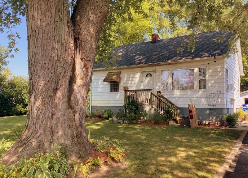 625 N Austin Avenue, Waukegan, IL 60085