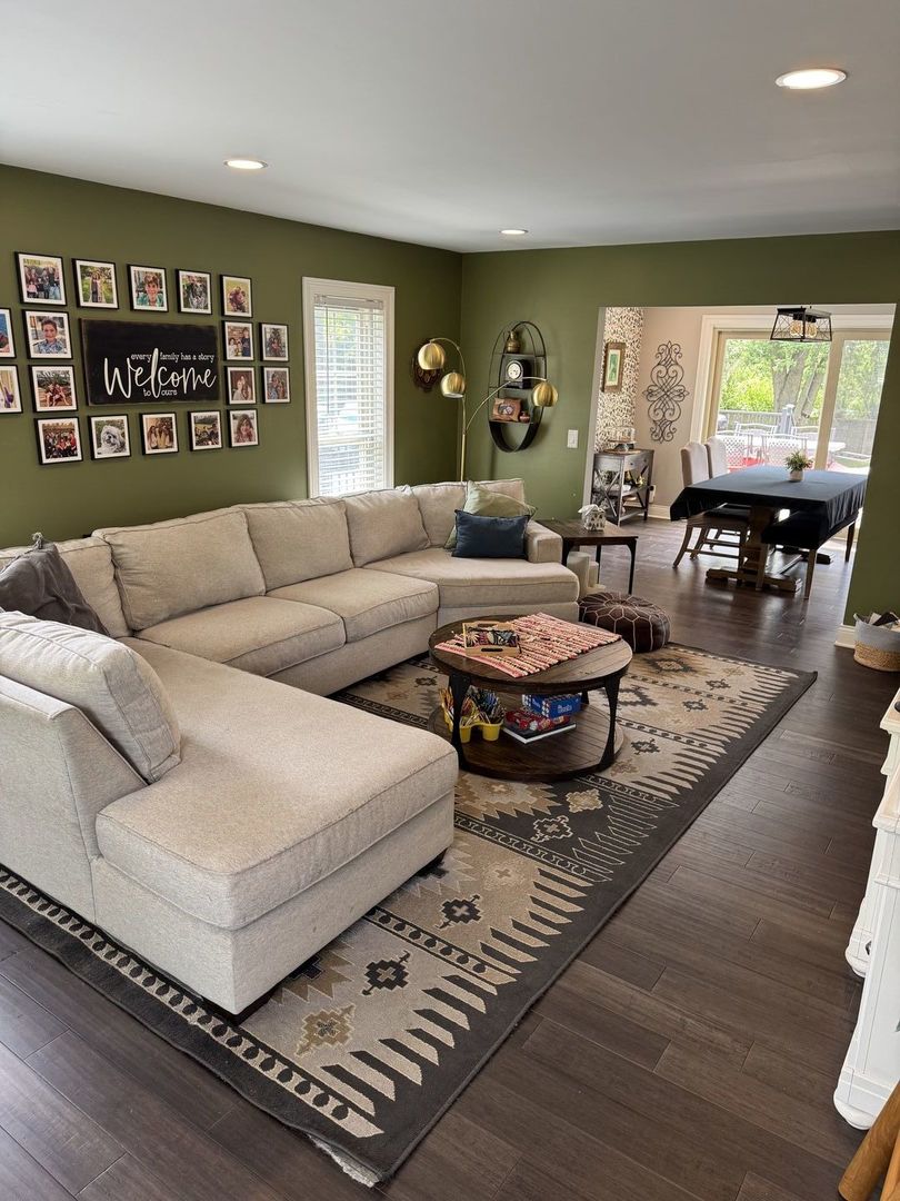 39W365 Hogan Hill, Elgin, IL 60124