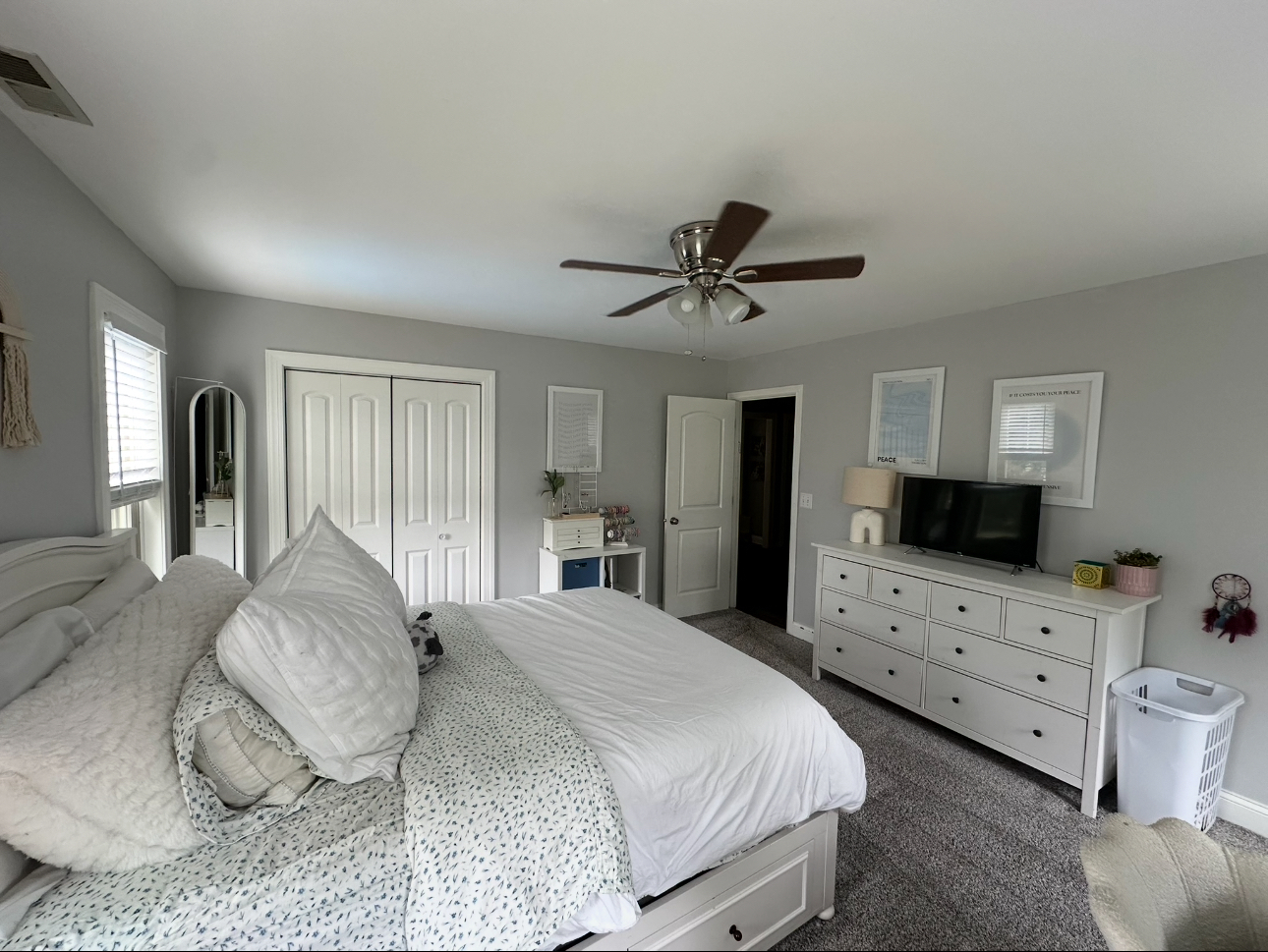 39W365 Hogan Hill, Elgin, IL 60124