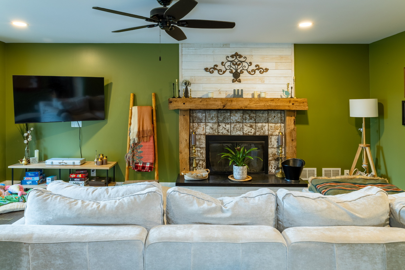 39W365 Hogan Hill, Elgin, IL 60124
