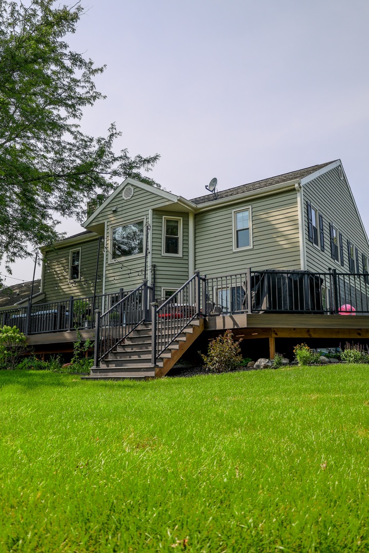39W365 Hogan Hill, Elgin, IL 60124