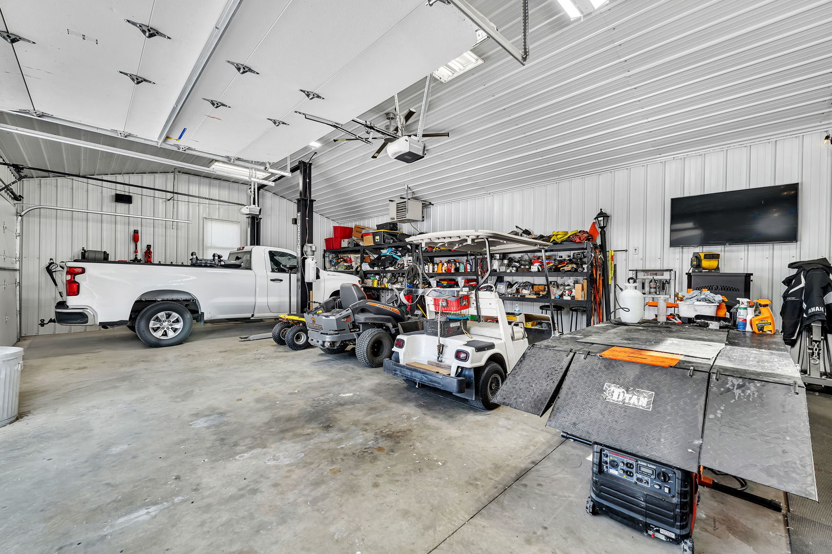 2831 E 28th Road, Marseilles, IL 61341
