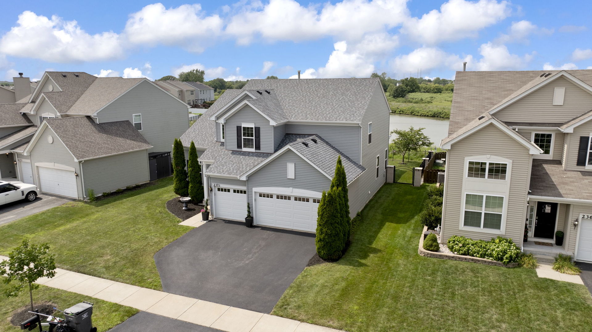 2371 Mayfield Drive, Montgomery, IL 60538