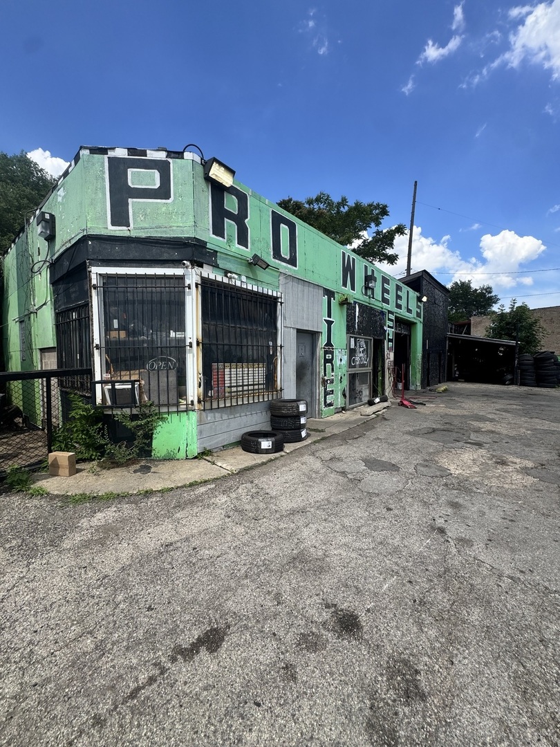 625 S Cicero Avenue, Chicago, IL 60644