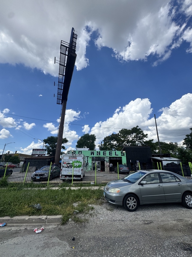 625 S Cicero Avenue, Chicago, IL 60644