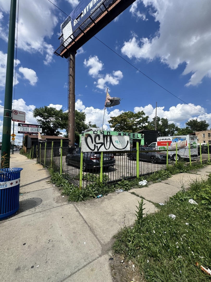 625 S Cicero Avenue, Chicago, IL 60644
