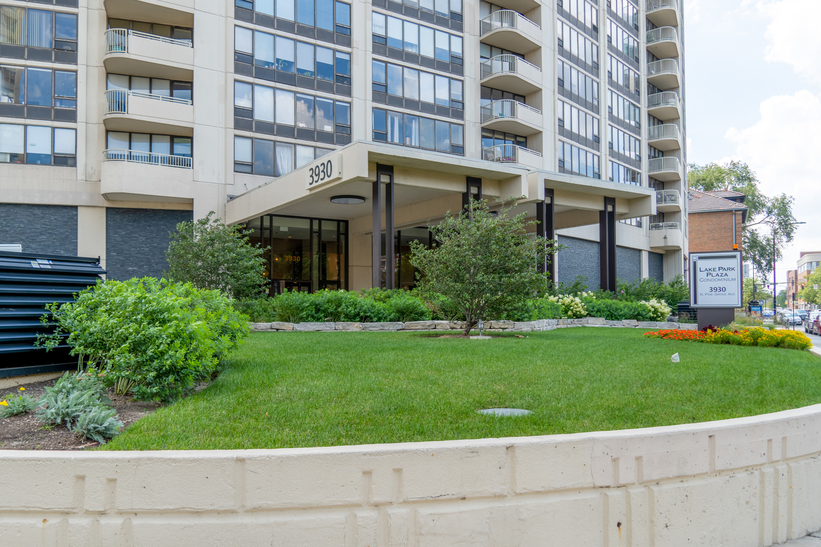 3930 N PINE GROVE Avenue #1115, Chicago, IL 60613
