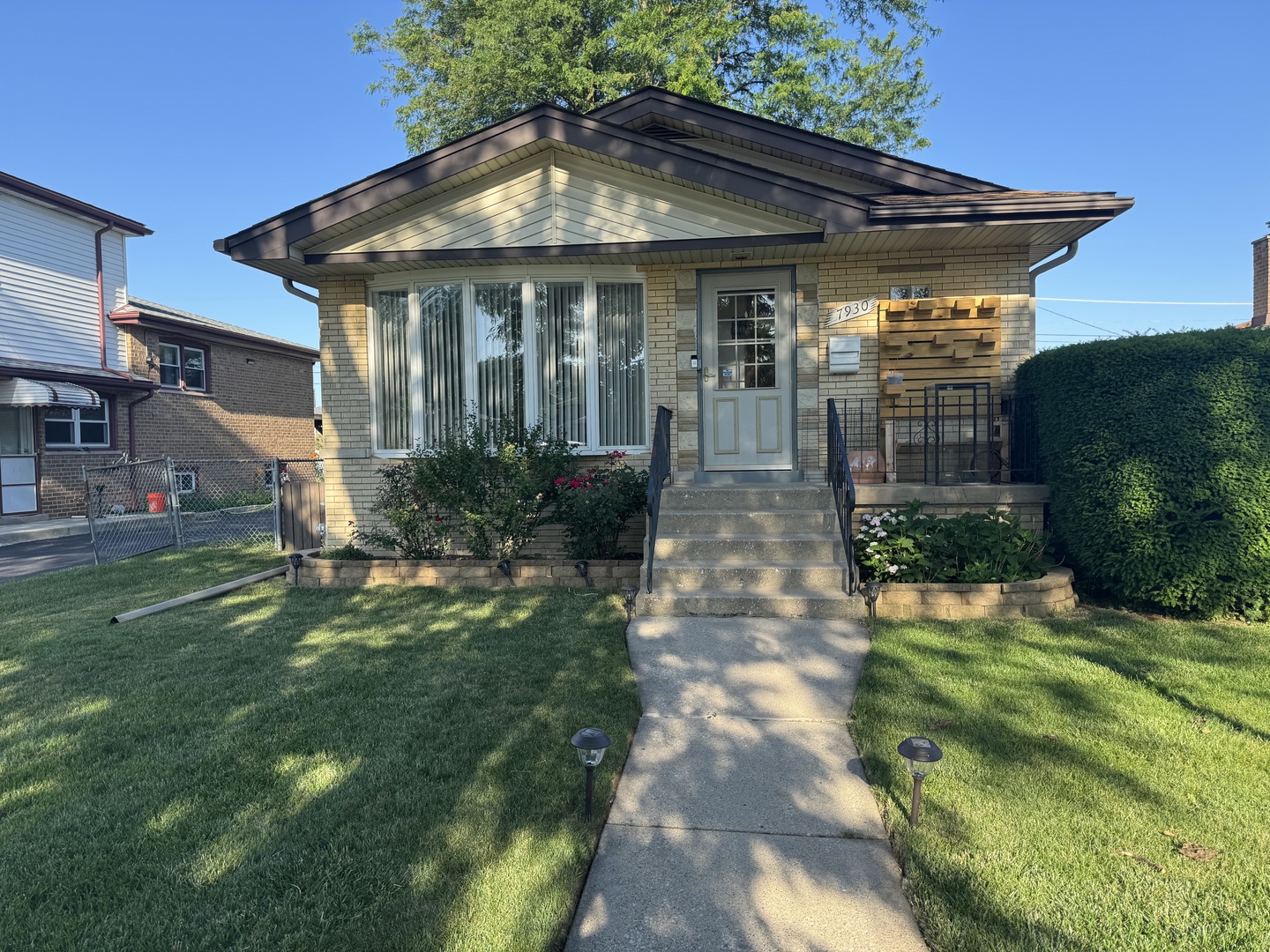 7930 Mcvicker Avenue, Burbank, IL 60459