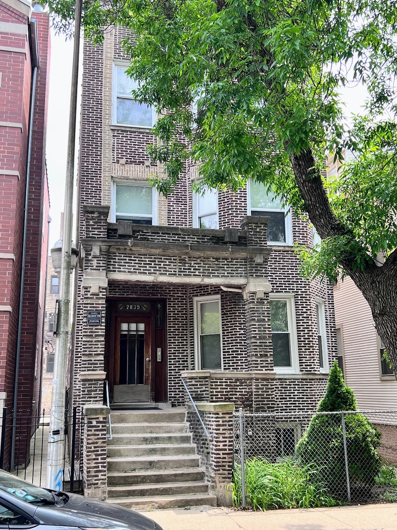 2839 W Lyndale Street #1, Chicago, IL 60647