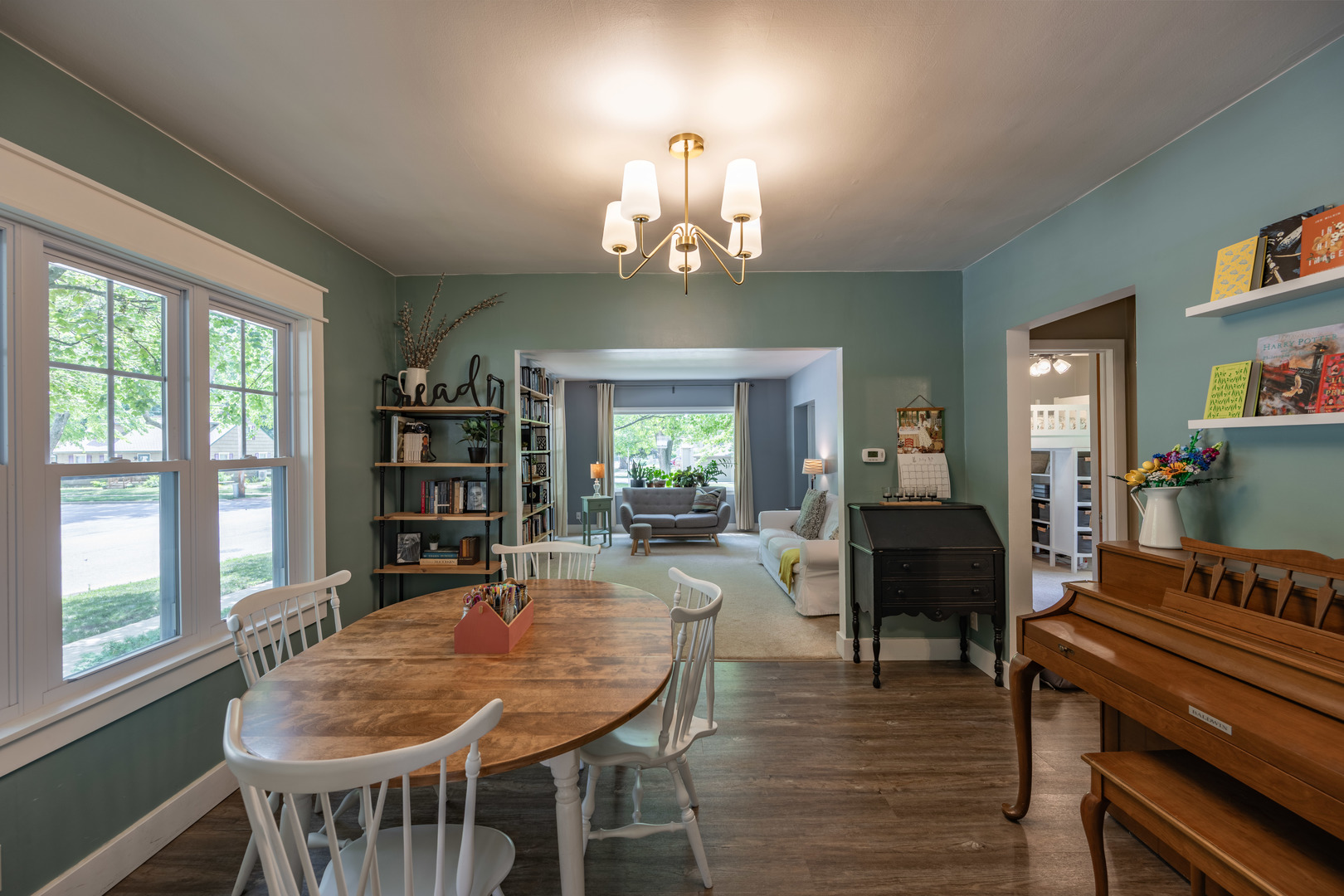 96 E Jackson Street, Oswego, IL 60543