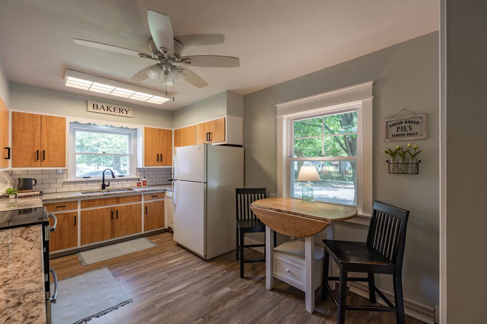 96 E Jackson Street, Oswego, IL 60543