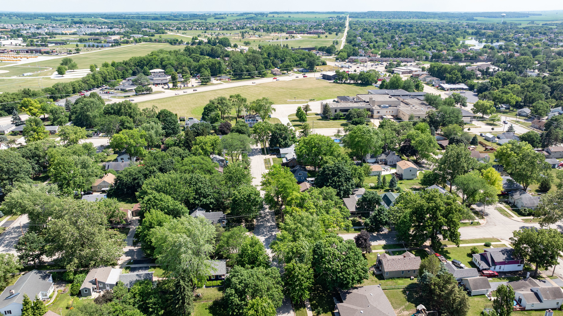 96 E Jackson Street, Oswego, IL 60543