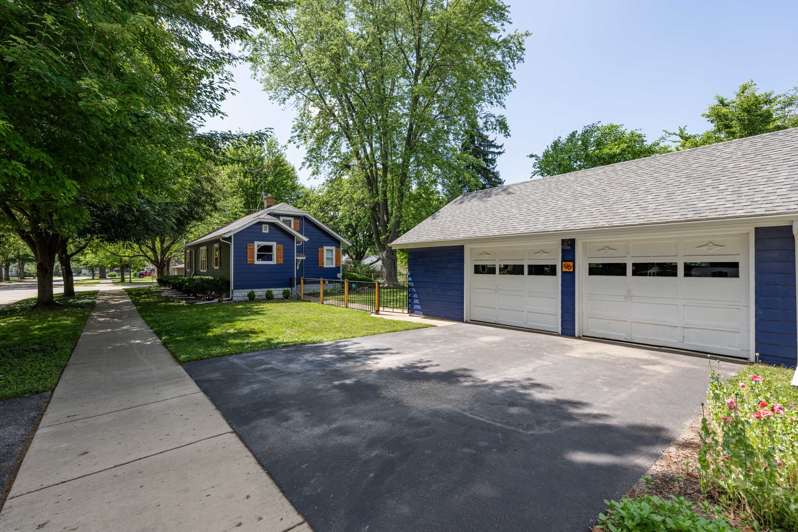 96 E Jackson Street, Oswego, IL 60543