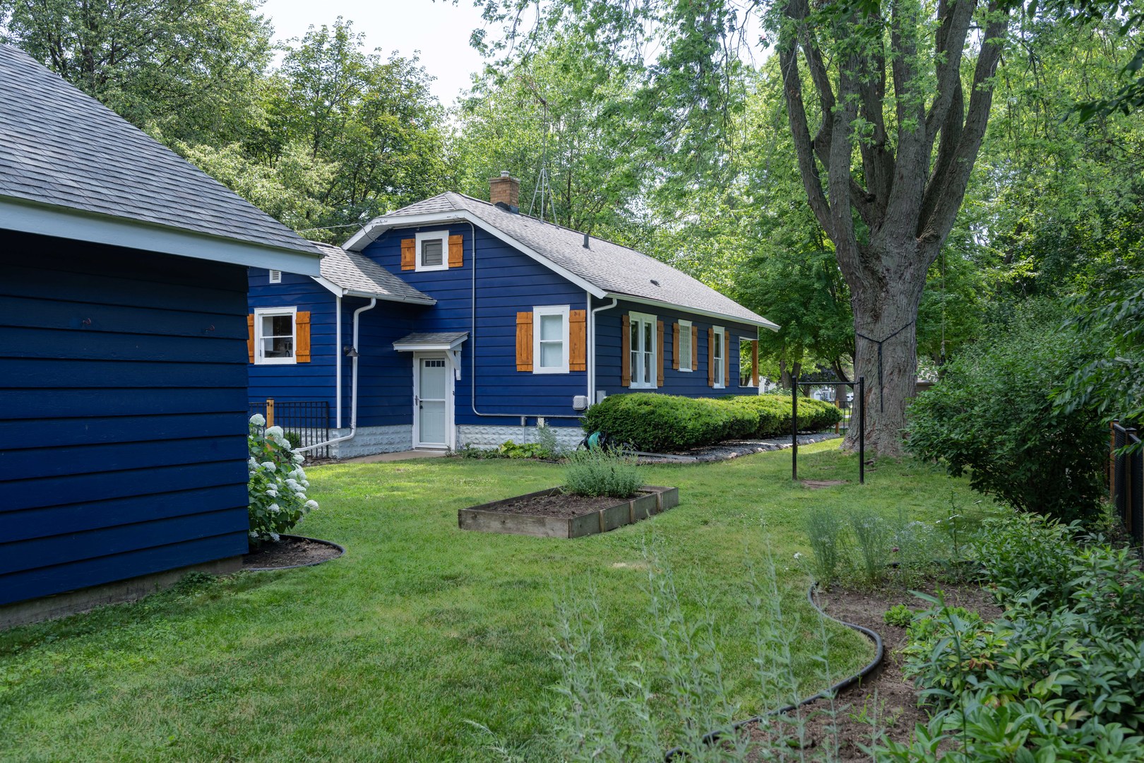 96 E Jackson Street, Oswego, IL 60543