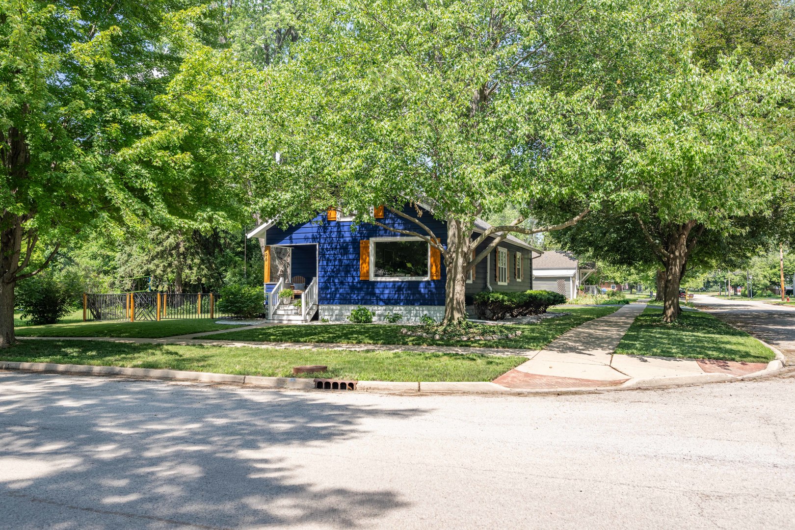 96 E Jackson Street, Oswego, IL 60543