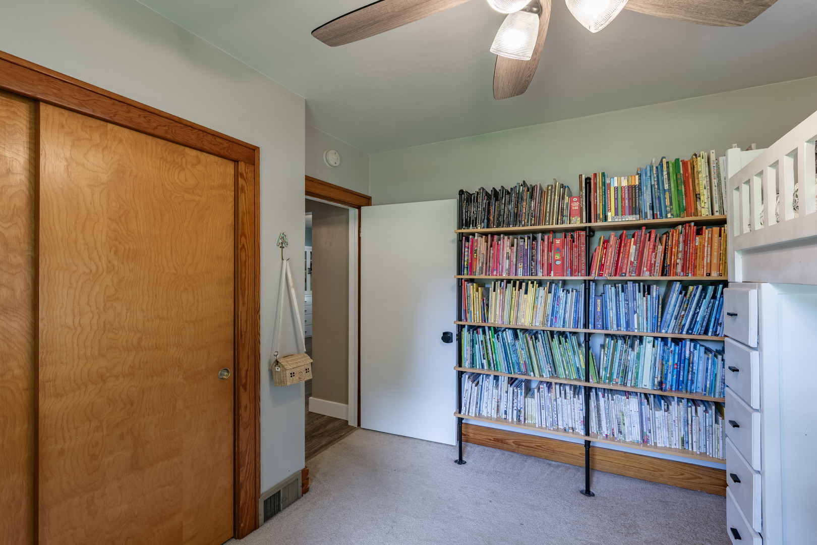 96 E Jackson Street, Oswego, IL 60543