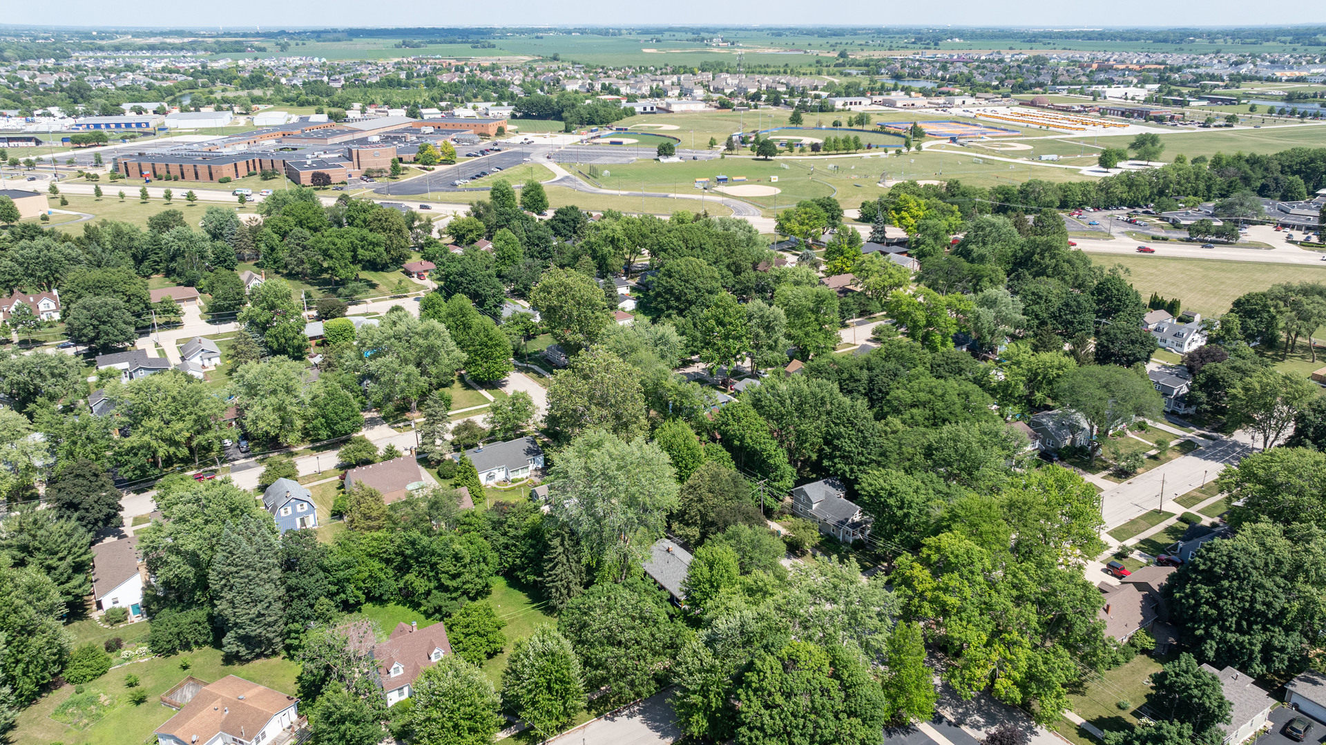 96 E Jackson Street, Oswego, IL 60543