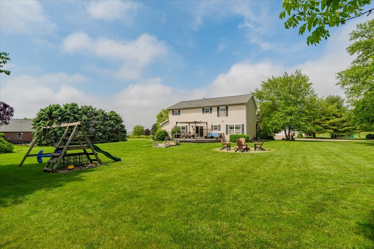 13561 Buck Road, Bloomington, IL 61705