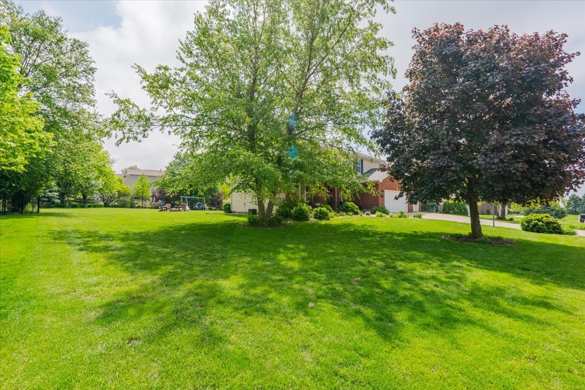 13561 Buck Road, Bloomington, IL 61705