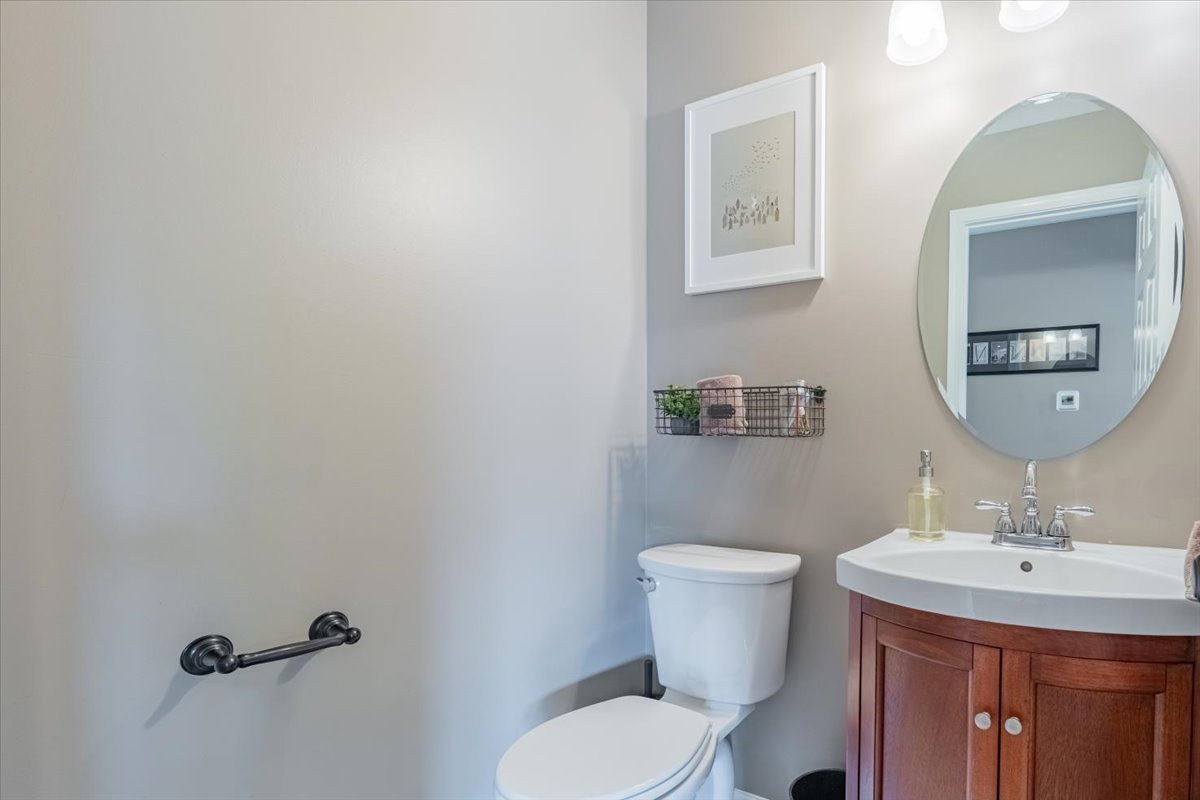 13561 Buck Road, Bloomington, IL 61705