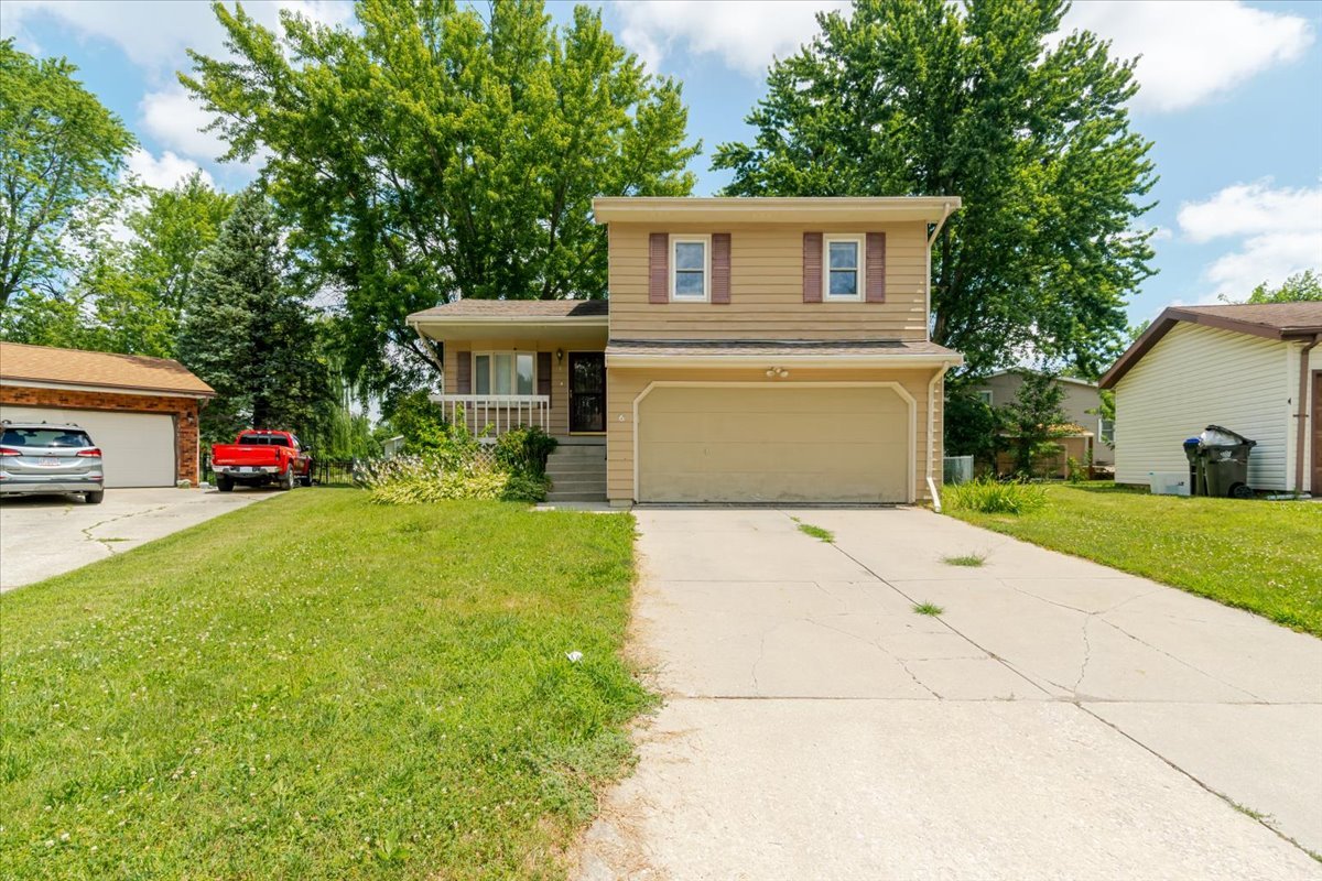 6 Starlight Court, Bloomington, IL 61704