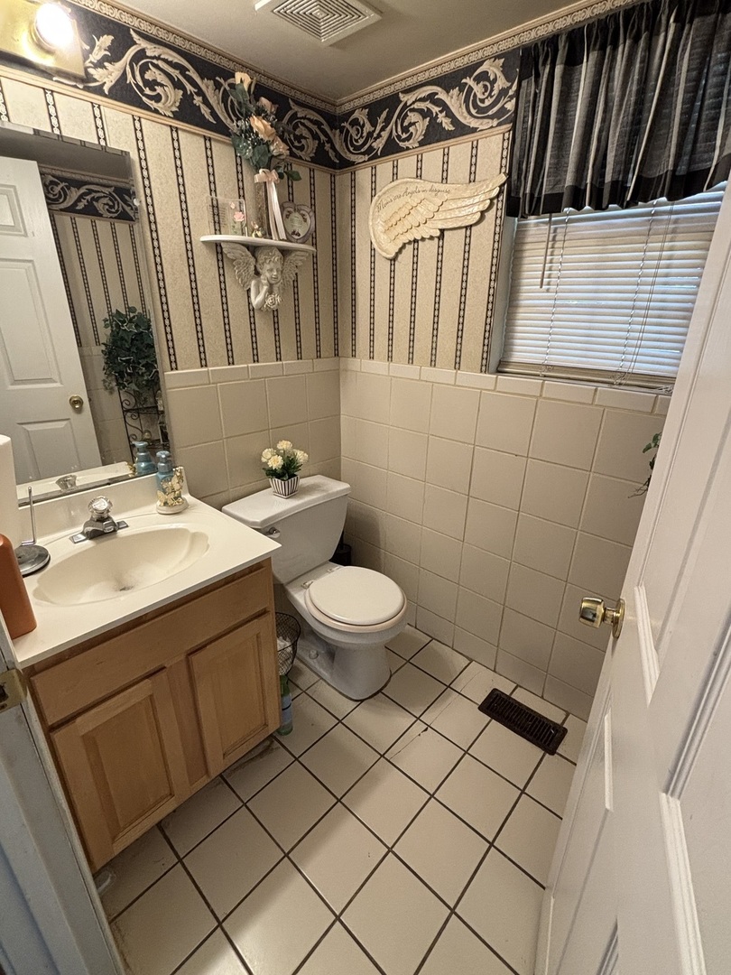18606 Loras Court, Country Club Hills, IL 60478