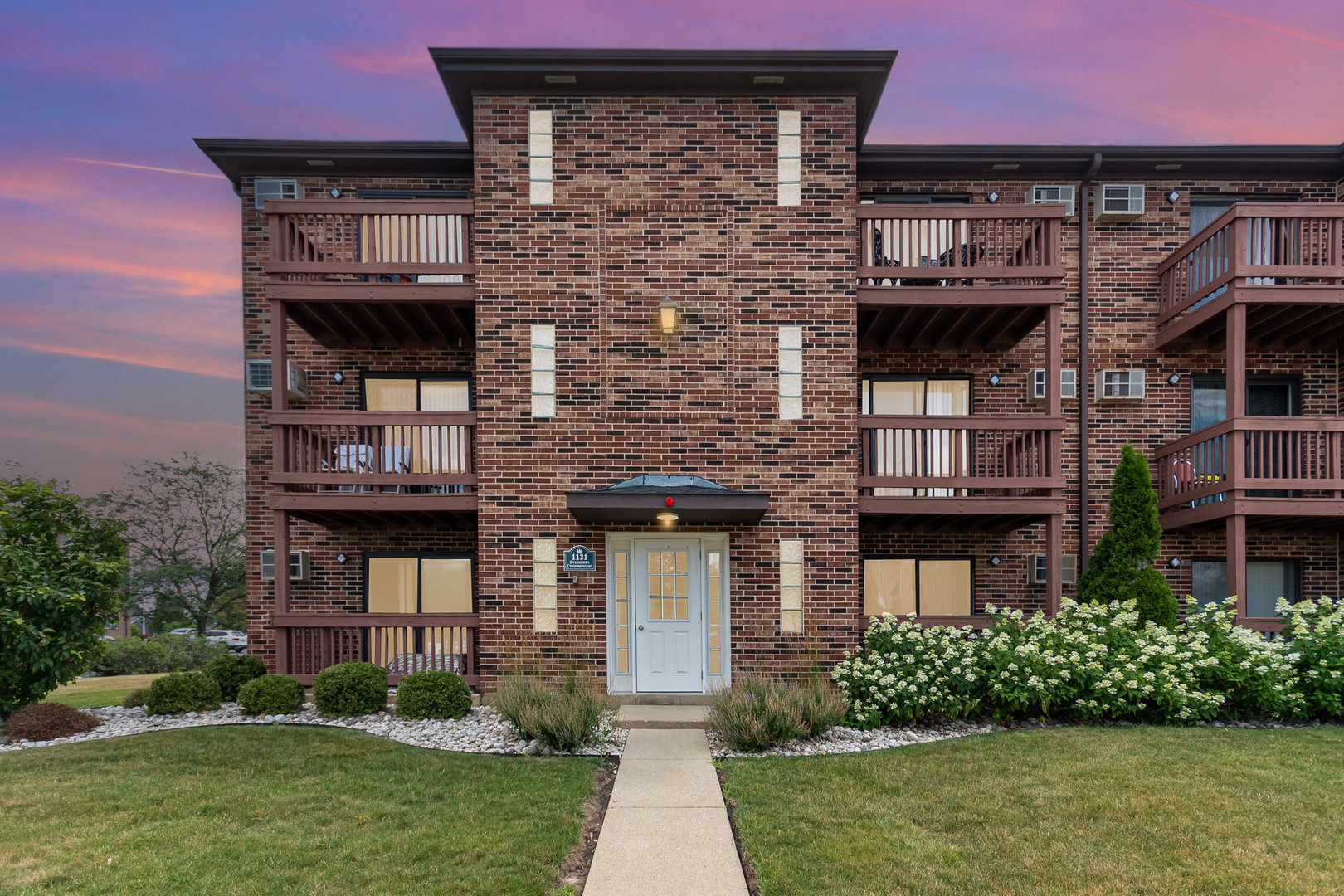 1131 Cedar Street #2B, Glendale Heights, IL 60139