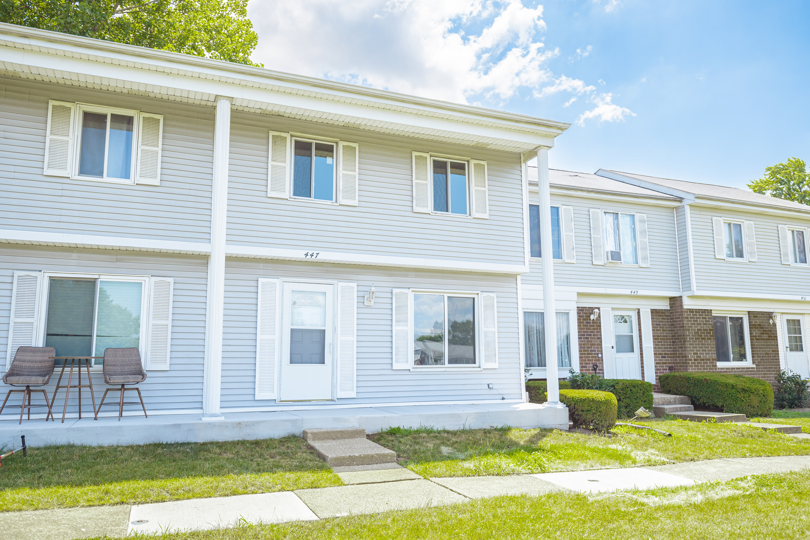 447 Yorkshire Square, Bolingbrook, IL 60440