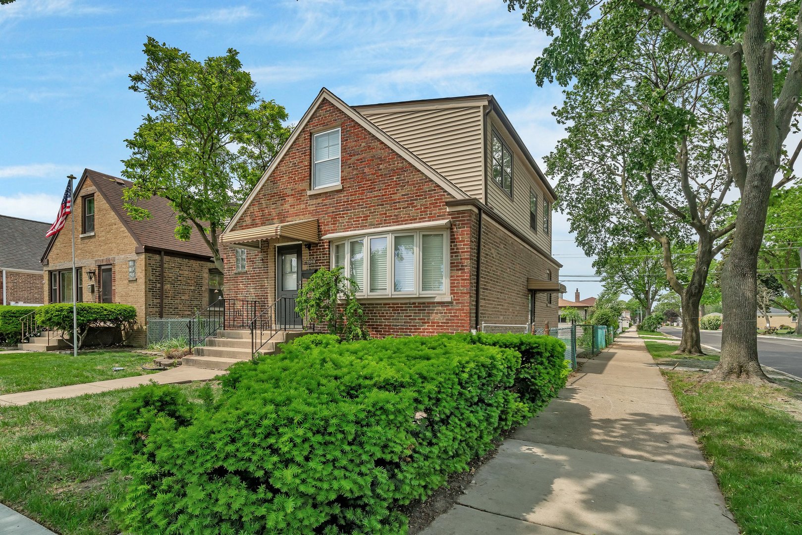 5200 S Newcastle Avenue, Chicago, IL 60638