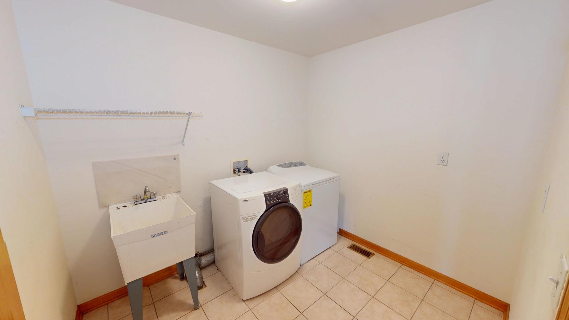 325 W Burlington Drive, Maple Park, IL 60151