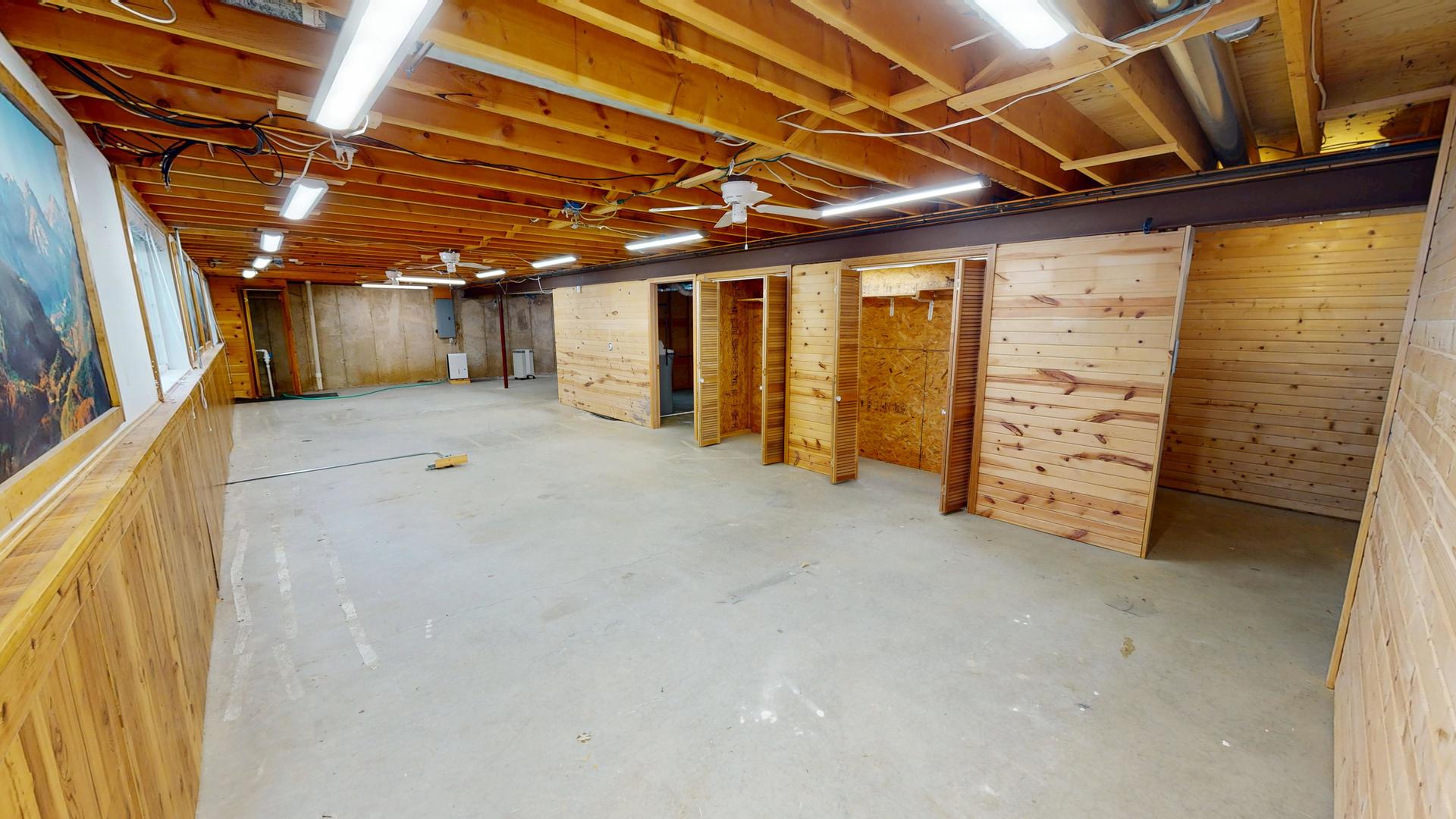 325 W Burlington Drive, Maple Park, IL 60151