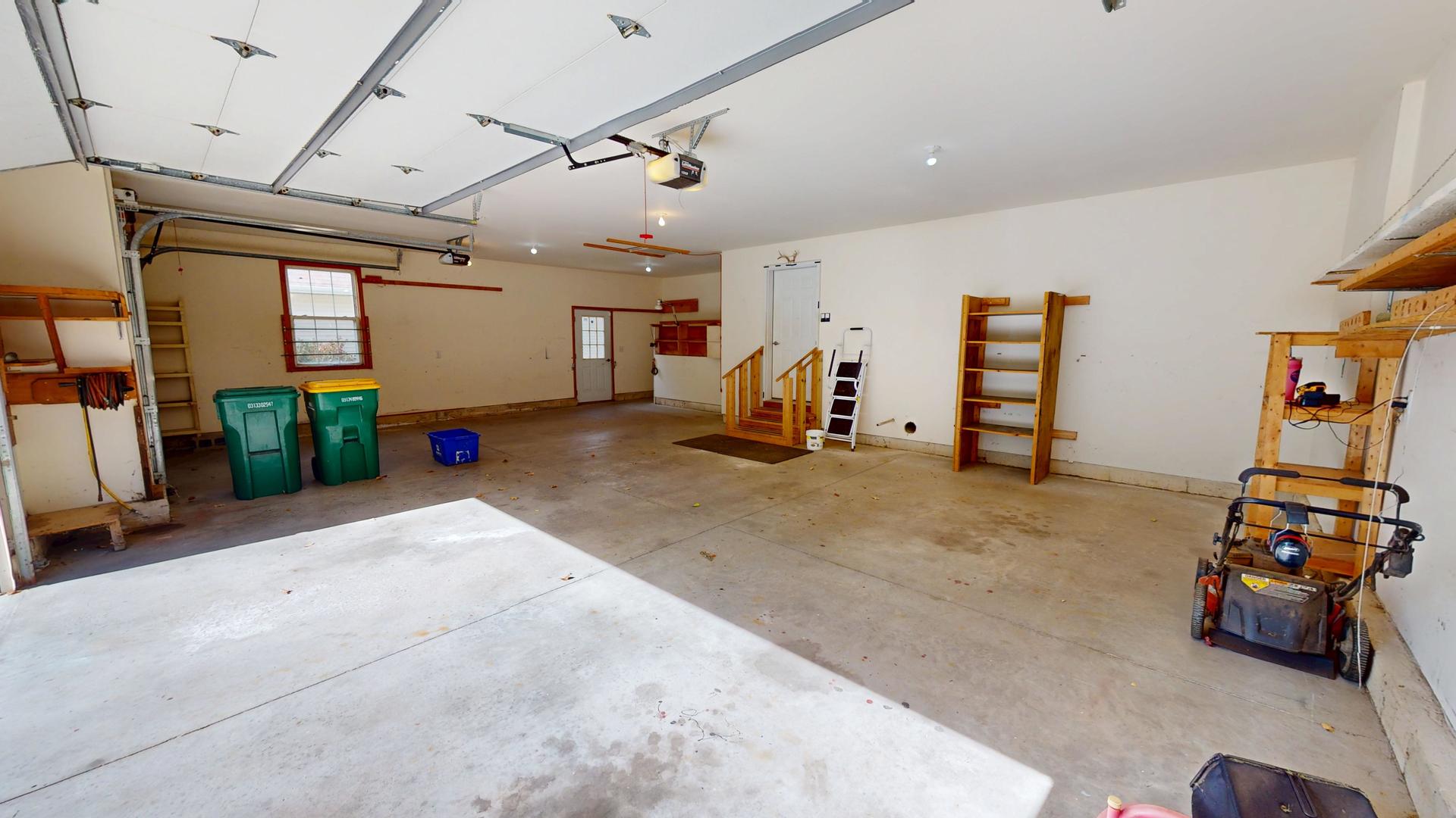 325 W Burlington Drive, Maple Park, IL 60151