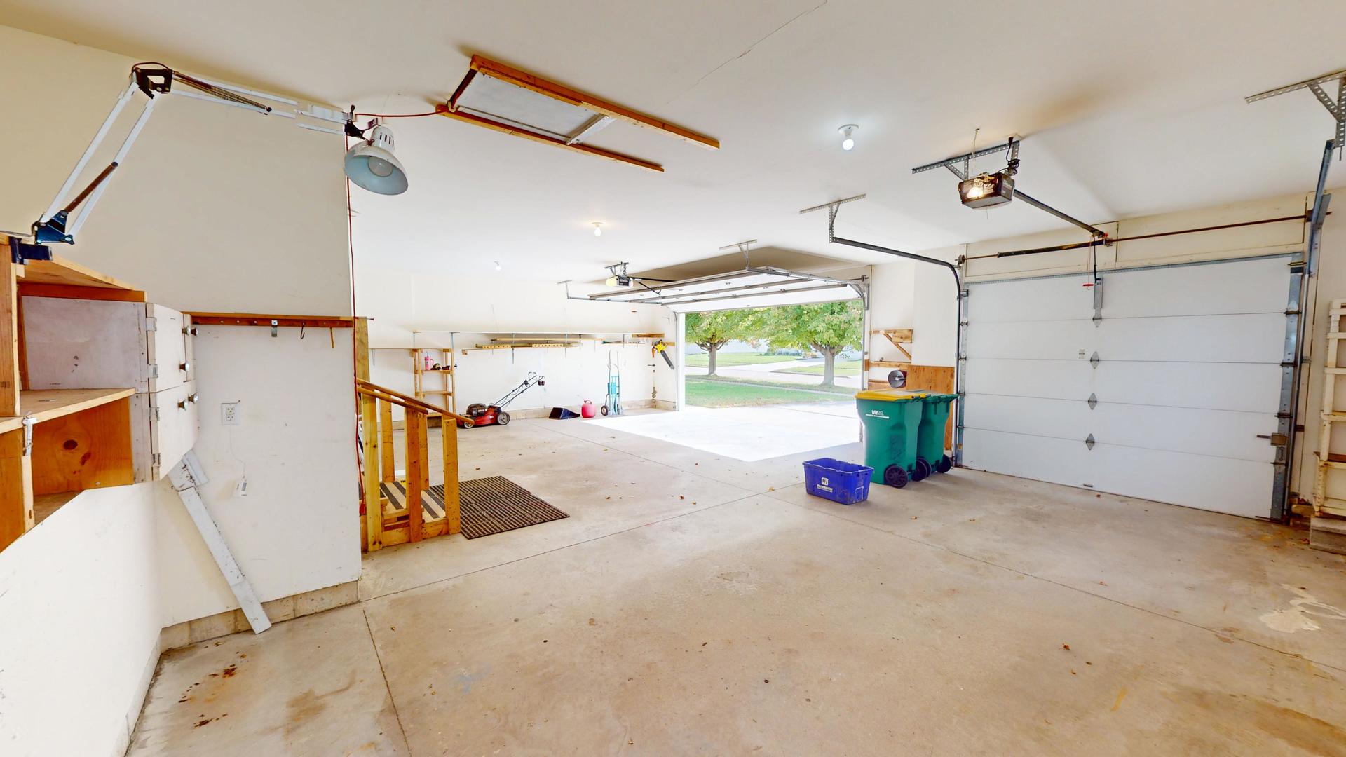 325 W Burlington Drive, Maple Park, IL 60151