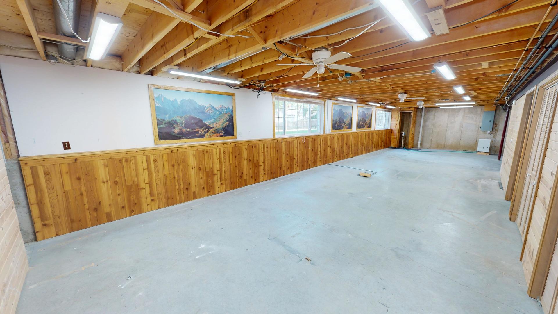 325 W Burlington Drive, Maple Park, IL 60151