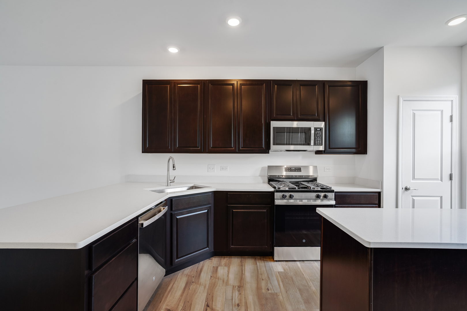 1901 Neubauer Circle, Lindenhurst, IL 60046